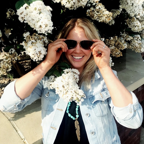 Meet your Posher, Adrienne - Picture 2 of 5